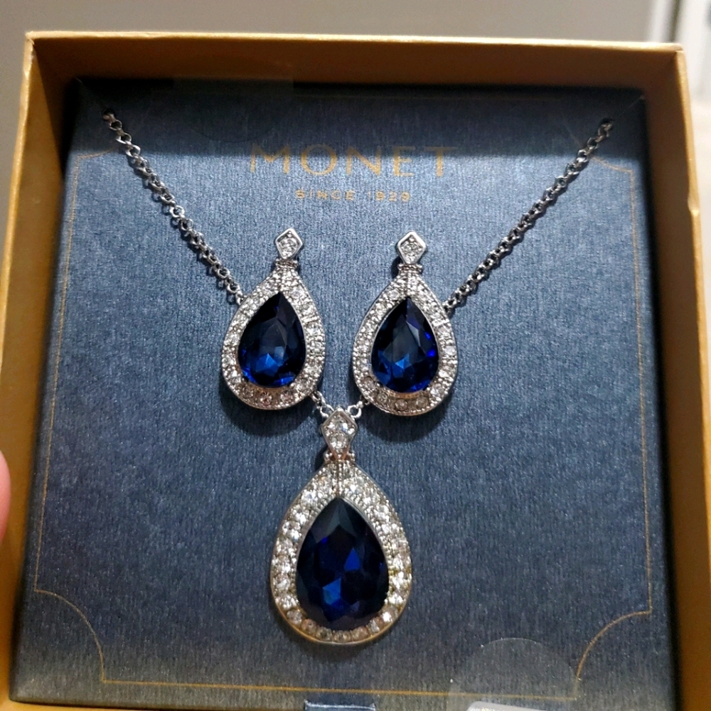 Costume sapphire necklace with matching earrings